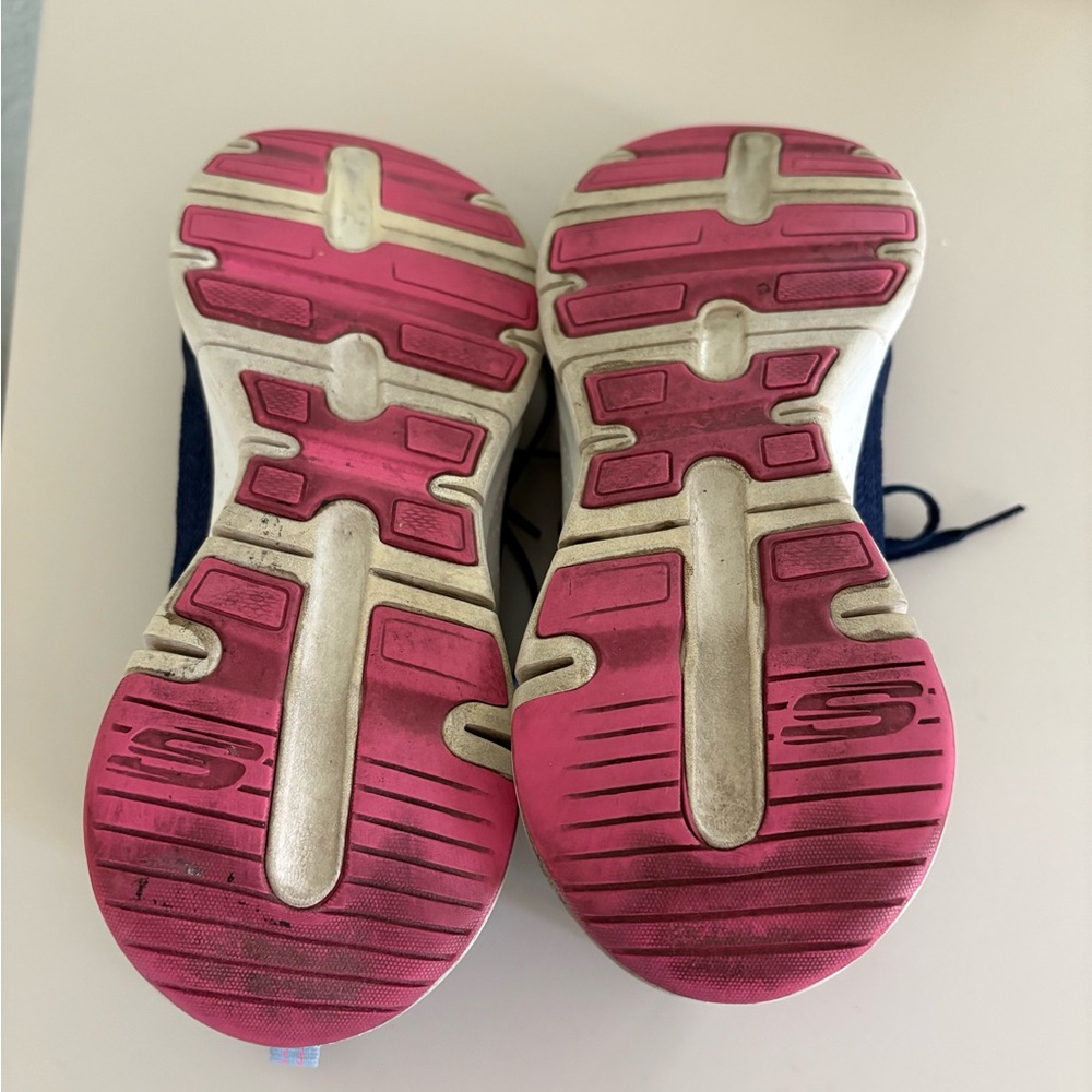 Skechers Arch Fit. - Picture 6 of 6